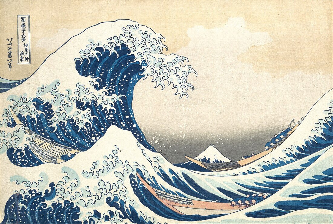 Grabado japonés de una gran ola rompiendo en el mar, con el monte Fuji al fondo.